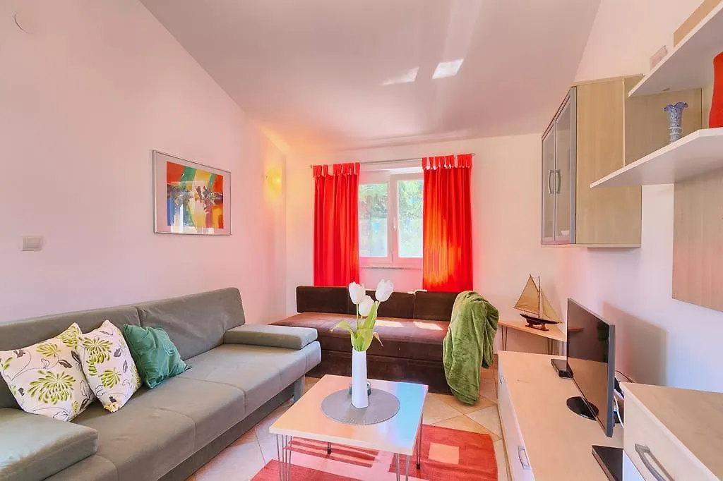 Franulovic Apartments Premantura