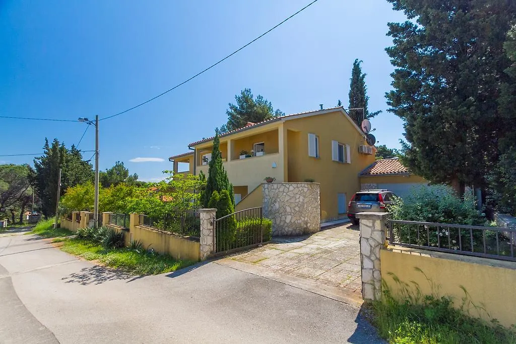 Franulovic Apartments Premantura Croatia