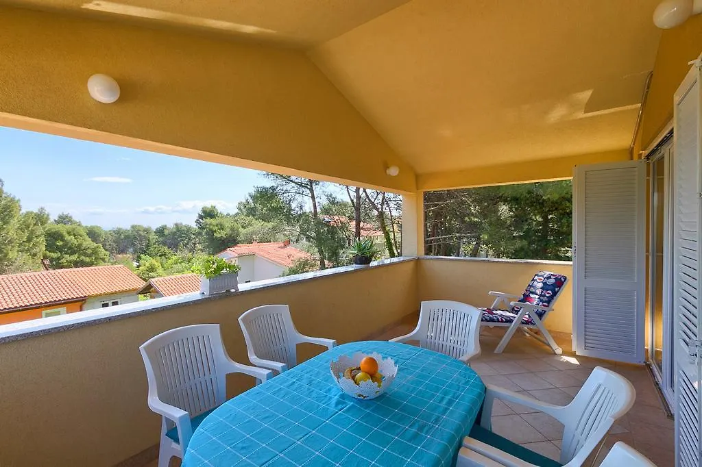 Franulovic Apartments Premantura