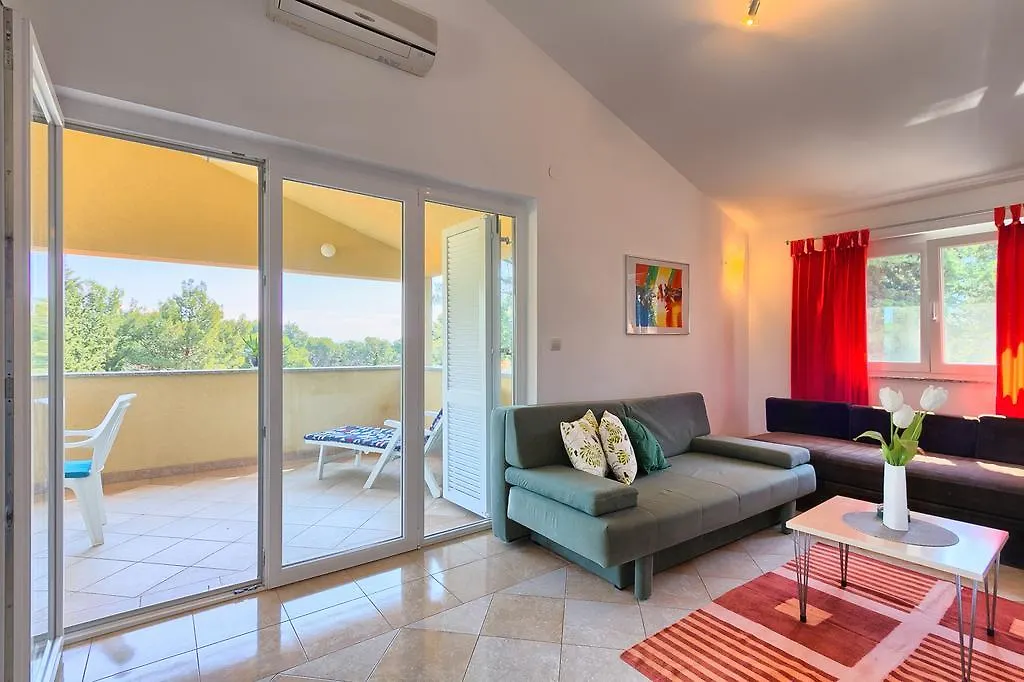 Franulovic Apartments Premantura 0*,  Horvátország