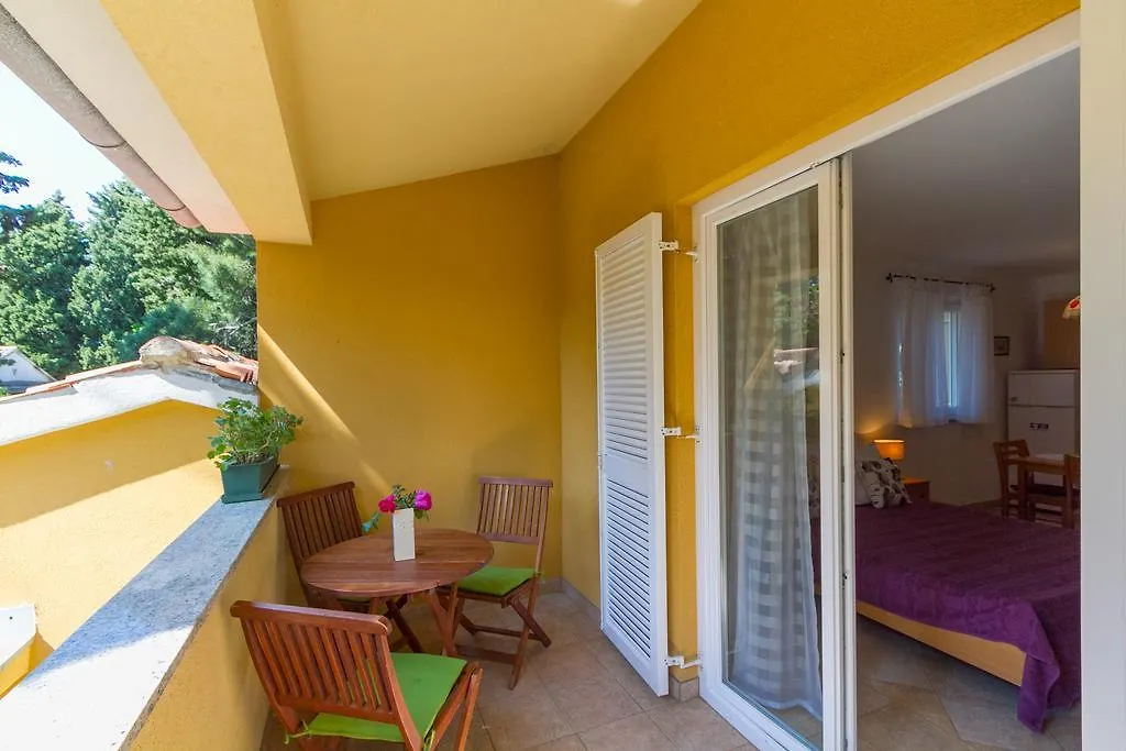 Franulovic Apartments Premantura 0*,  Horvátország